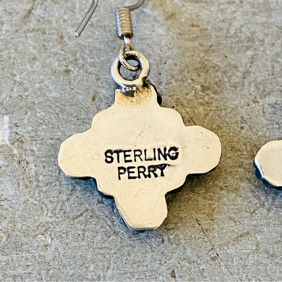 ♥️ Navajo ♥️ Vintage Perry Sterling Silver & Turquoise Earrings - Picture 4 of 8